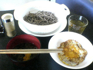 羽黒そばと両目焼き