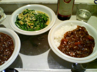 ハヤシライスとにら玉