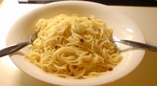 アーリオオーリオペペロンチーニ