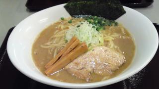 節系とんこつらぁ麺　おもと