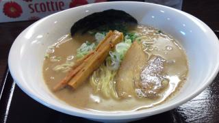節系とんこつらぁ麺　おもと