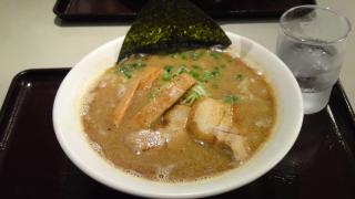 節系とんこつらぁ麺　おもと