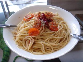 ツナとミニトマトのアーリオオーリオ